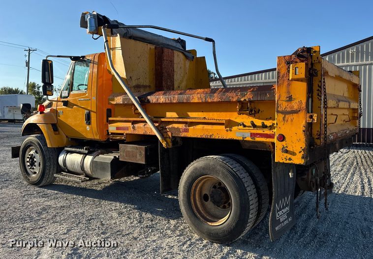 image for item DO2414 2005 International 7400 dump truck