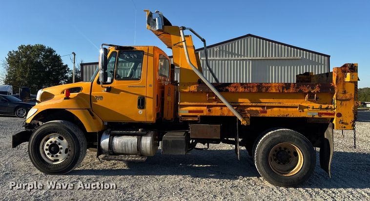 image for item DO2414 2005 International 7400 dump truck