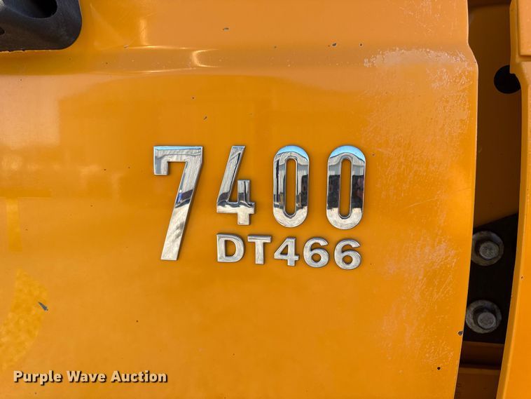 image for item DO2414 2005 International 7400 dump truck