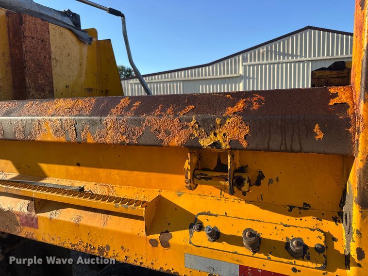 image for item DO2414 2005 International 7400 dump truck