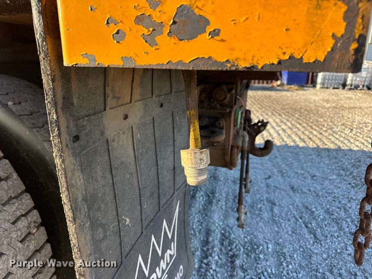 image for item DO2414 2005 International 7400 dump truck