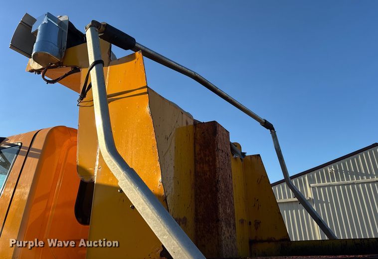 image for item DO2414 2005 International 7400 dump truck