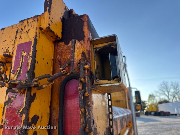 image for item DO2414 2005 International 7400 dump truck