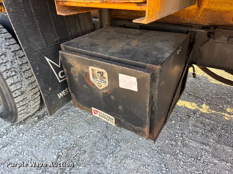 image for item DO2414 2005 International 7400 dump truck