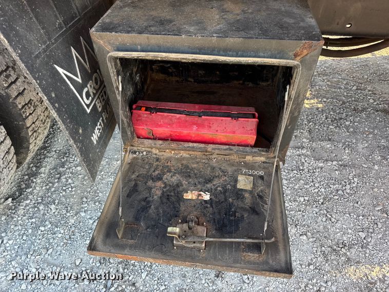 image for item DO2414 2005 International 7400 dump truck