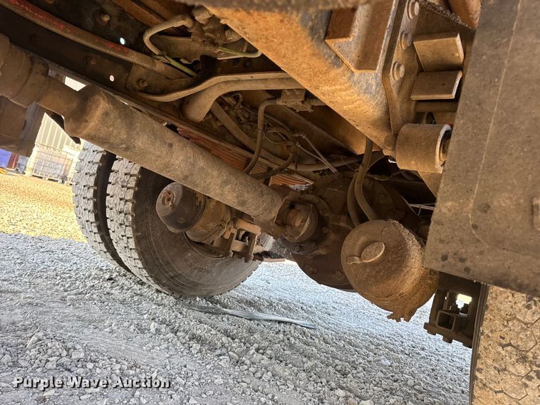 image for item DO2414 2005 International 7400 dump truck