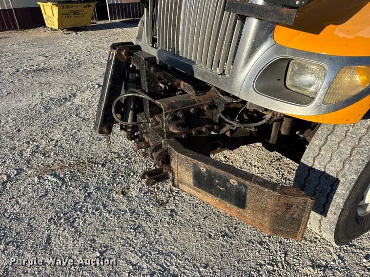 image for item DO2414 2005 International 7400 dump truck