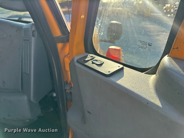 image for item DO2414 2005 International 7400 dump truck