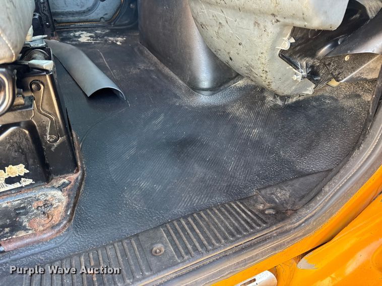 image for item DO2414 2005 International 7400 dump truck