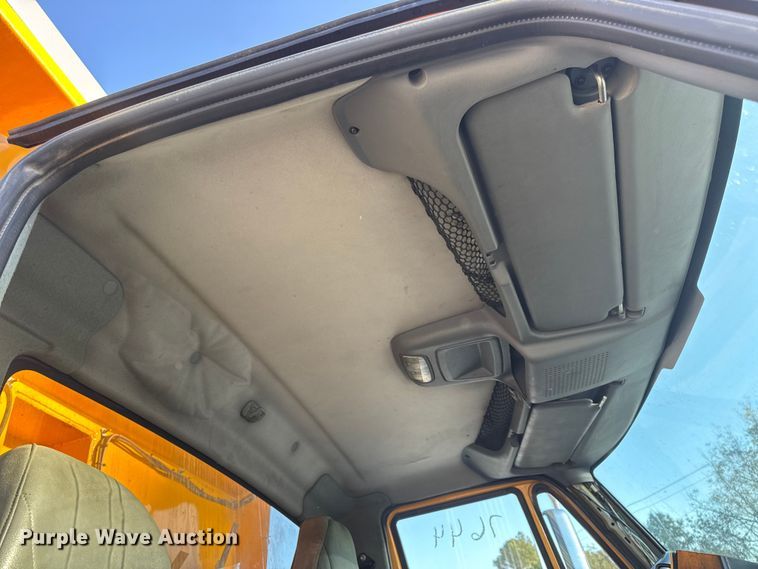 image for item DO2414 2005 International 7400 dump truck