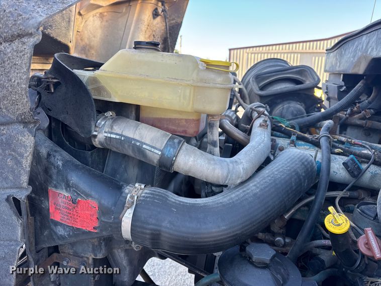 image for item DO2414 2005 International 7400 dump truck