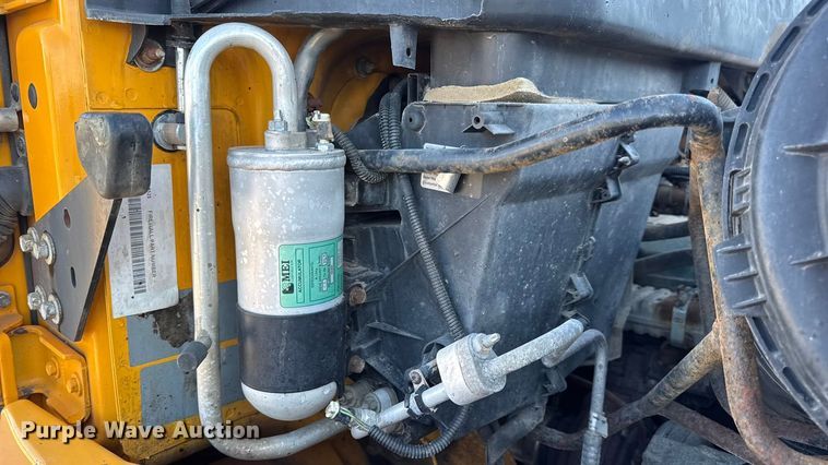 image for item DO2414 2005 International 7400 dump truck