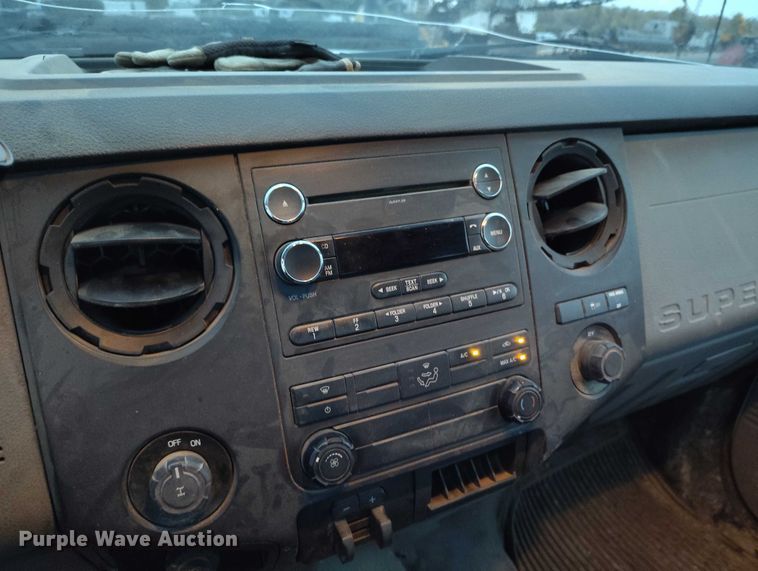 image for item DP5072 2015 Ford F250 Super Duty SuperCab pickup truck