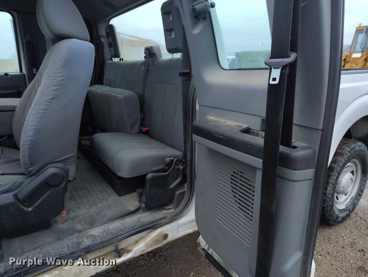 image for item DP5072 2015 Ford F250 Super Duty SuperCab pickup truck