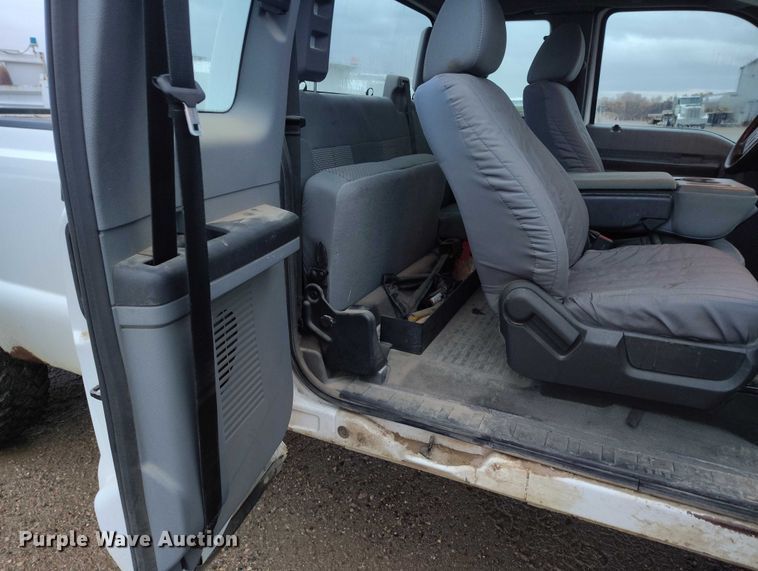 image for item DP5072 2015 Ford F250 Super Duty SuperCab pickup truck