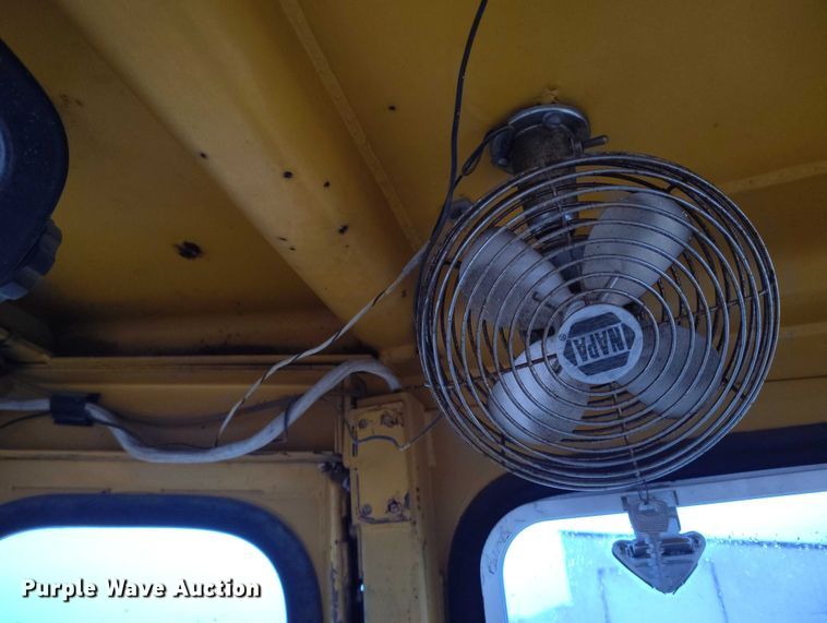 image for item DP5073 1978 Caterpillar 910 wheel loader