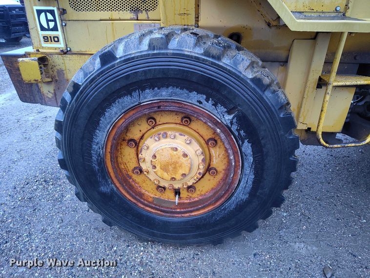 image for item DP5073 1978 Caterpillar 910 wheel loader