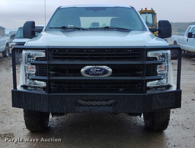 image for item DP5074 2019 Ford F350 Super Duty XL Crew Cab pickup truck