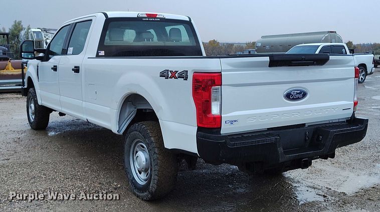 image for item DP5074 2019 Ford F350 Super Duty XL Crew Cab pickup truck