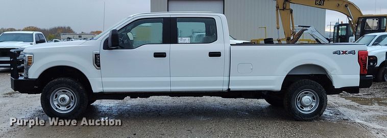 image for item DP5074 2019 Ford F350 Super Duty XL Crew Cab pickup truck