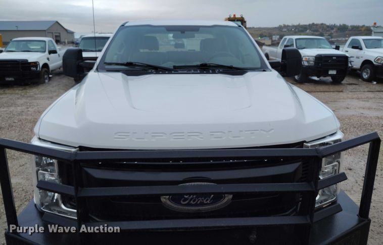 image for item DP5074 2019 Ford F350 Super Duty XL Crew Cab pickup truck