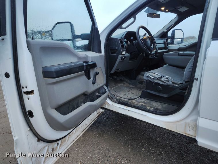 image for item DP5074 2019 Ford F350 Super Duty XL Crew Cab pickup truck