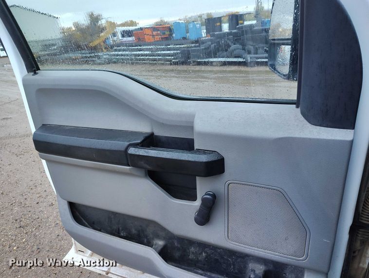 image for item DP5074 2019 Ford F350 Super Duty XL Crew Cab pickup truck