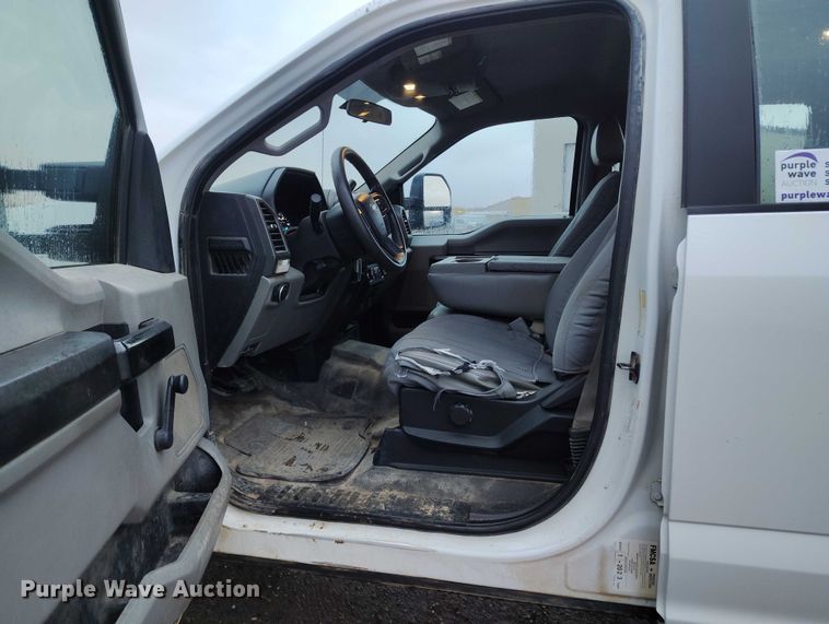 image for item DP5074 2019 Ford F350 Super Duty XL Crew Cab pickup truck