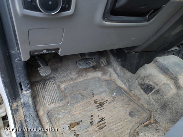 image for item DP5074 2019 Ford F350 Super Duty XL Crew Cab pickup truck