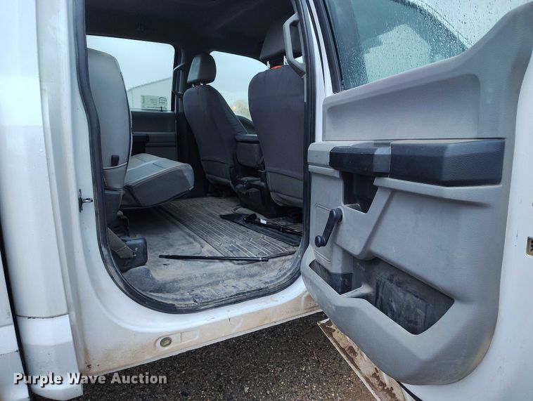 image for item DP5074 2019 Ford F350 Super Duty XL Crew Cab pickup truck