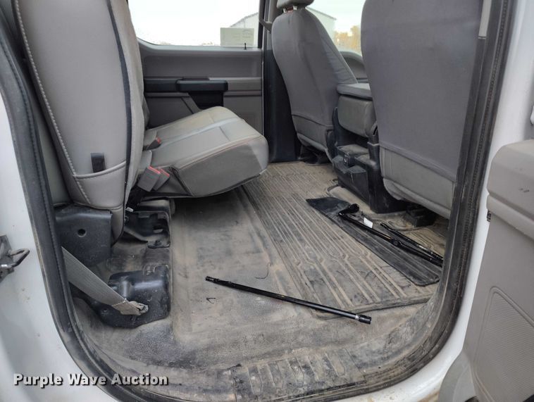 image for item DP5074 2019 Ford F350 Super Duty XL Crew Cab pickup truck