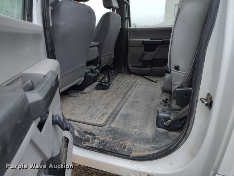 image for item DP5074 2019 Ford F350 Super Duty XL Crew Cab pickup truck