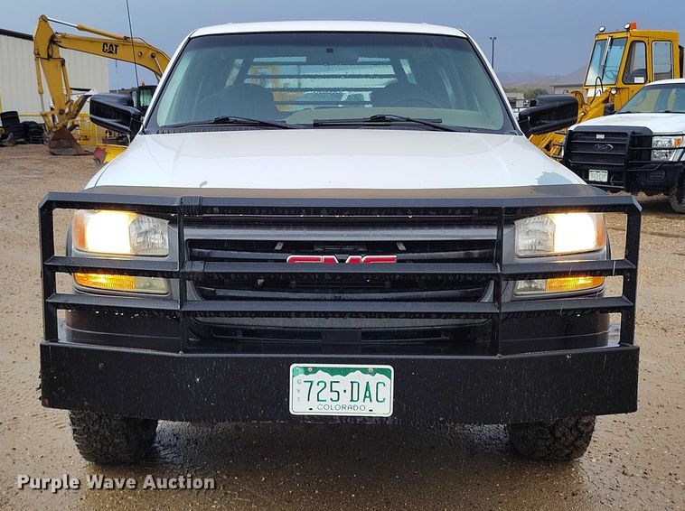 image for item DP5075 2006 GMC Sierra 3500 Crew Cab flatbed truck