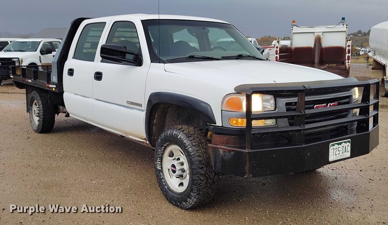image for item DP5075 2006 GMC Sierra 3500 Crew Cab flatbed truck