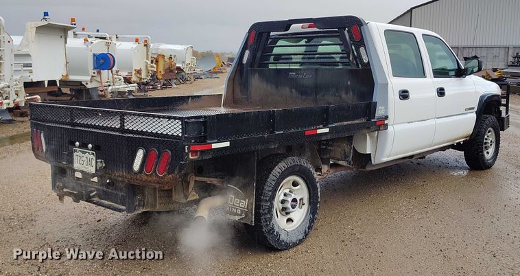 image for item DP5075 2006 GMC Sierra 3500 Crew Cab flatbed truck