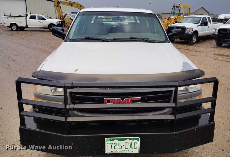 image for item DP5075 2006 GMC Sierra 3500 Crew Cab flatbed truck