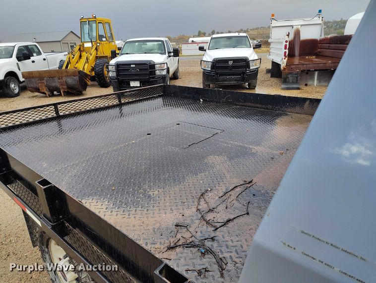 image for item DP5075 2006 GMC Sierra 3500 Crew Cab flatbed truck