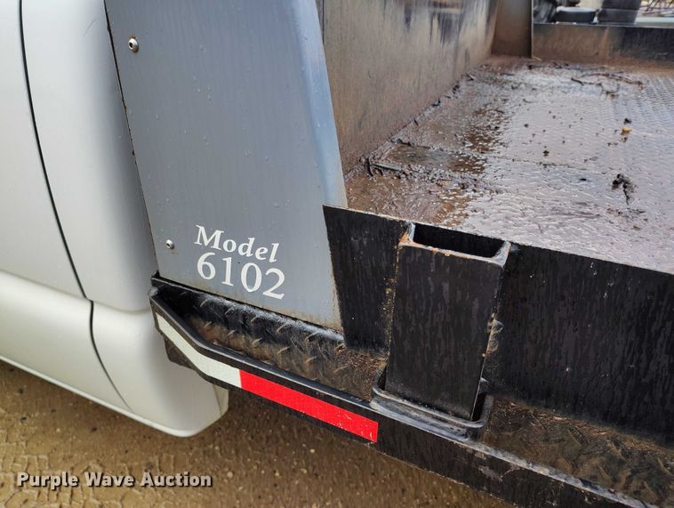 image for item DP5075 2006 GMC Sierra 3500 Crew Cab flatbed truck