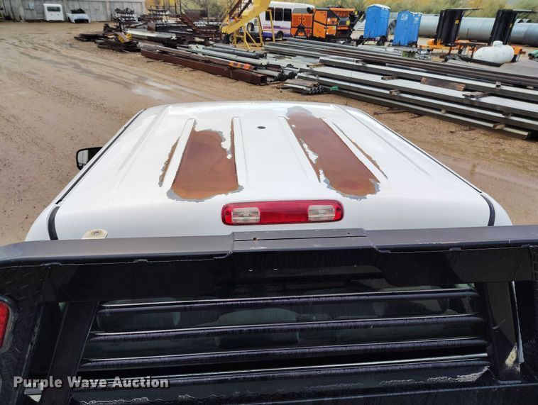 image for item DP5075 2006 GMC Sierra 3500 Crew Cab flatbed truck