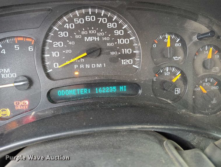 image for item DP5075 2006 GMC Sierra 3500 Crew Cab flatbed truck