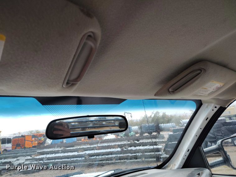 image for item DP5075 2006 GMC Sierra 3500 Crew Cab flatbed truck