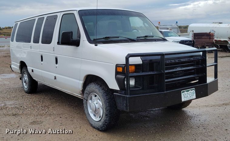 image for item DP5076 2010 Ford E350 Super Duty XL van