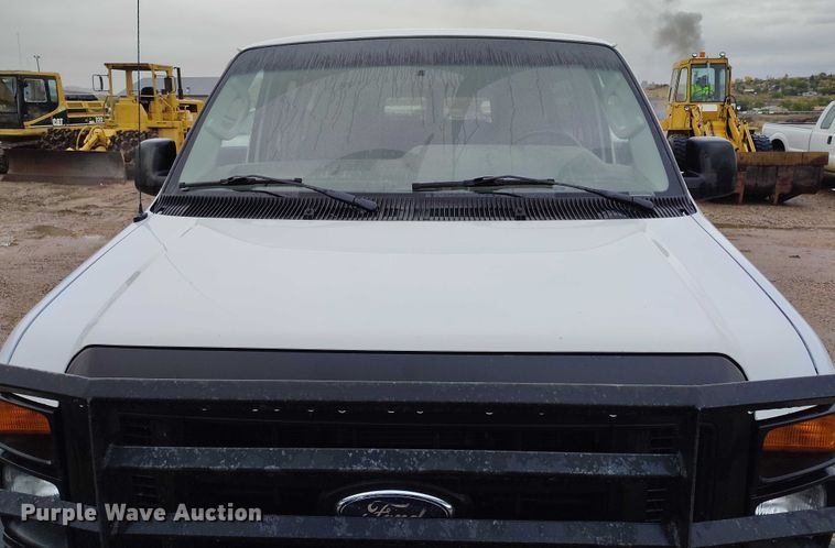 image for item DP5076 2010 Ford E350 Super Duty XL van