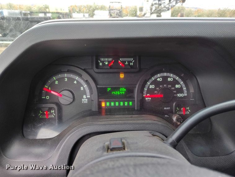 image for item DP5076 2010 Ford E350 Super Duty XL van