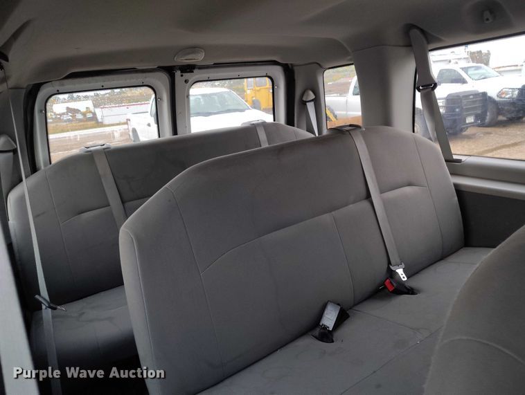 image for item DP5076 2010 Ford E350 Super Duty XL van