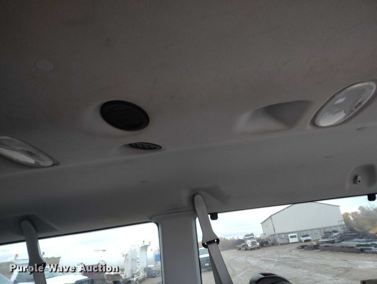 image for item DP5076 2010 Ford E350 Super Duty XL van
