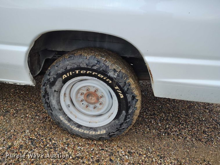 image for item DP5076 2010 Ford E350 Super Duty XL van