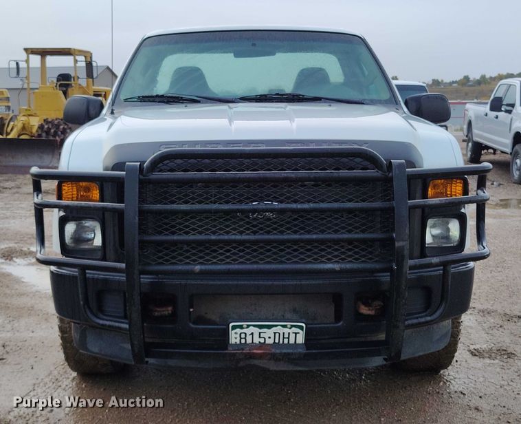 image for item DP5077 2008 Ford F250 Super Duty XL pickup truck