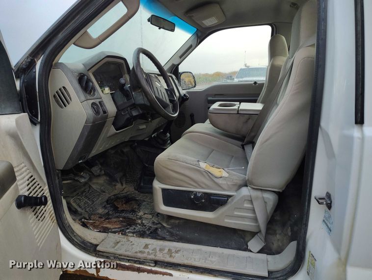 image for item DP5077 2008 Ford F250 Super Duty XL pickup truck