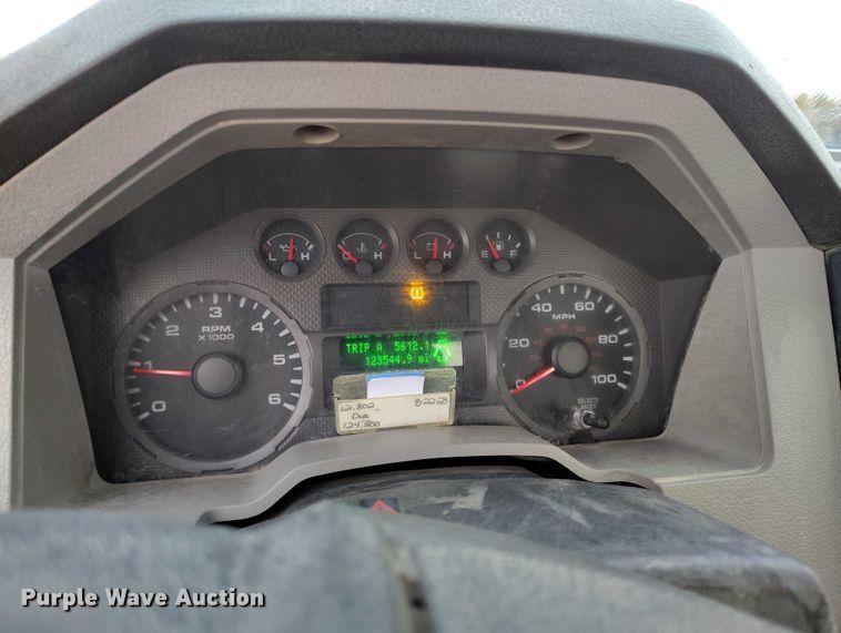 image for item DP5077 2008 Ford F250 Super Duty XL pickup truck